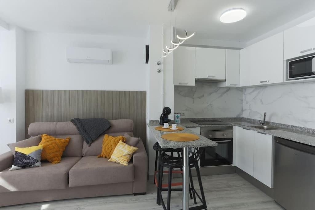 Apartment De Benidorm, Playa Poniente, Espana *